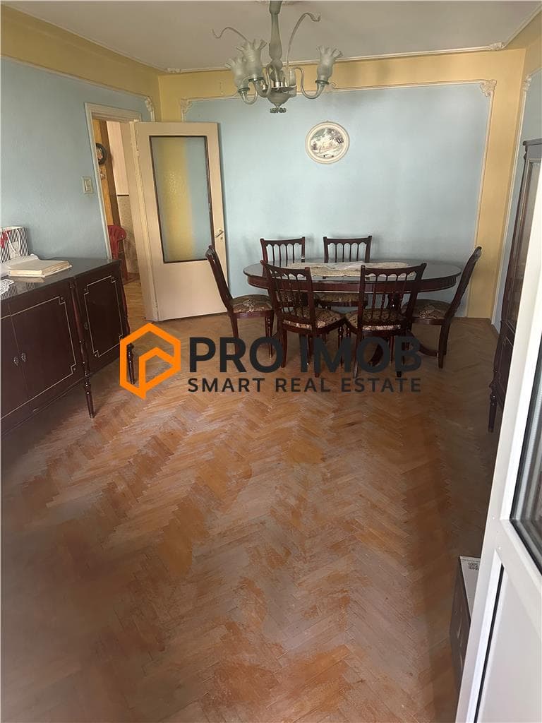 Apartament 3 camere cf 1 decomandat zona Piata Unirii-Focsani