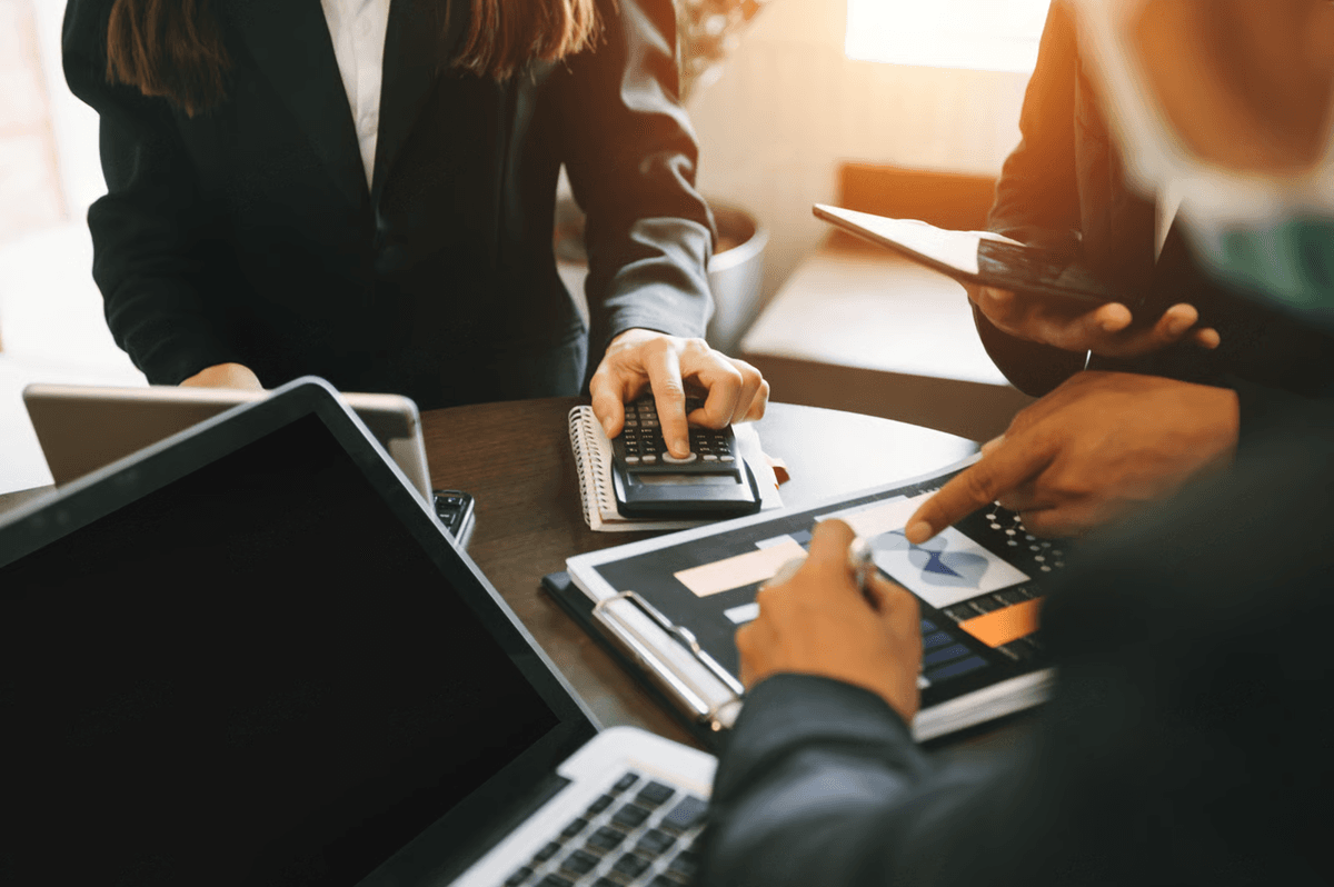Servicii bancare si consultanta financiara PRO IMOB
