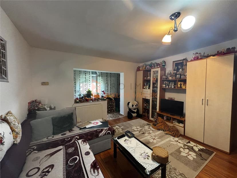 Apartament 2 camere confort  1 semidecomandat  zona Crang