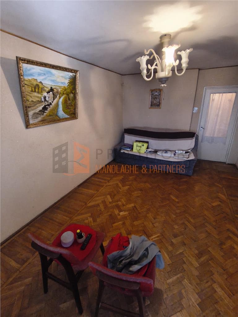 Apartament 3 camere cf1 decomandat zona Micro 3