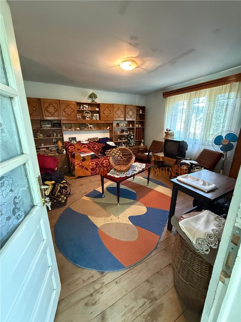 Casa tip parter 3 camere decomandata zona Zoresti