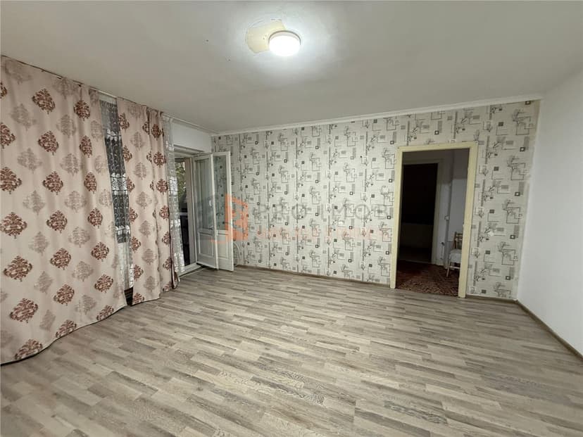 Apartament 2 camere cf 2 semidecomandat zona Ultracentrala