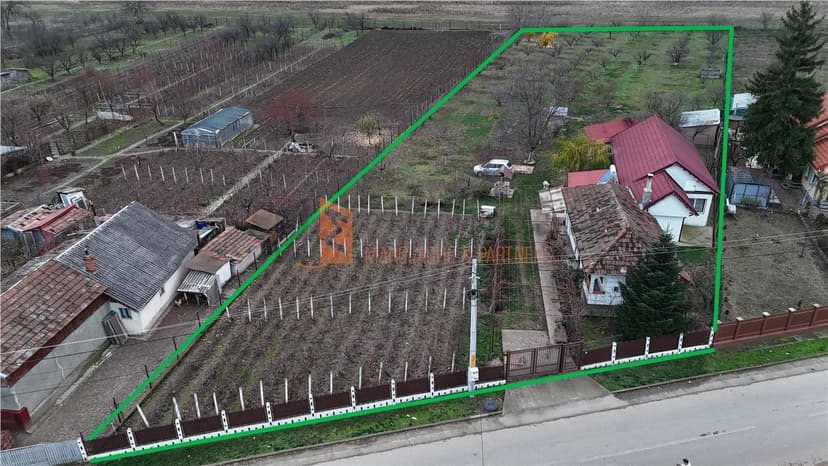 Casa tip parter + beci si teren 4684 mp in Candesti, Vernesti