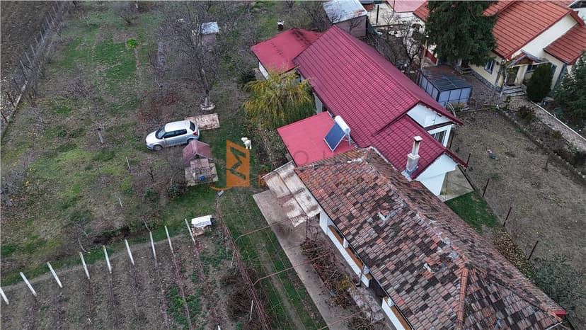 Casa tip parter + beci si teren in Candesti, Vernesti
