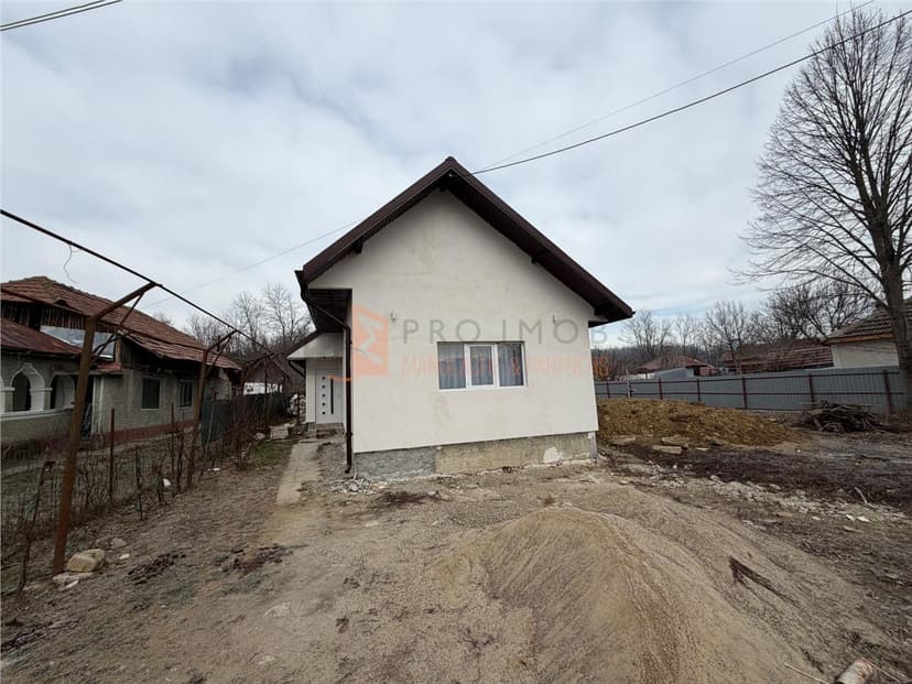 Casa tip parter zona Tisau