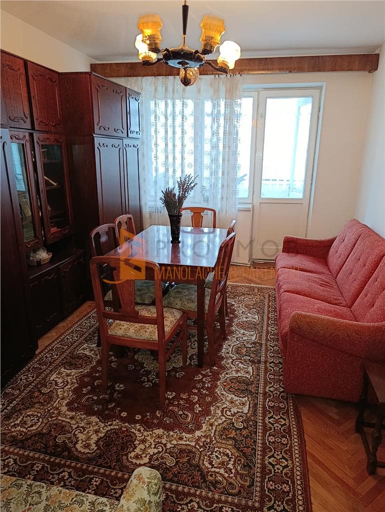 Apartament 3 camere cf 1 decomandat zona Crang