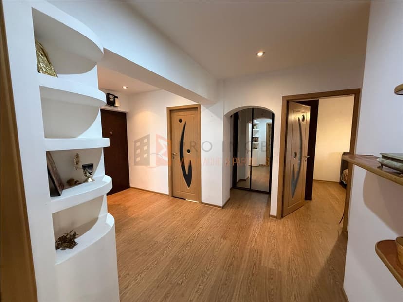Apartament 4 camere cf 1 decomandat zona Obor