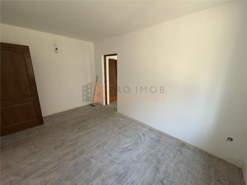 Apartament 2 camere cf 2 decomandat zona Spiru Haret
