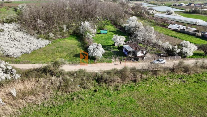 Teren intravilan zona Scurtesti