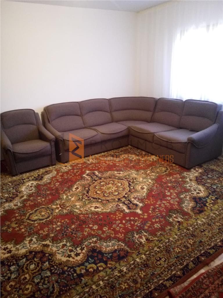 Apartament 3 camere cf 1 semidecomandat zona Crang