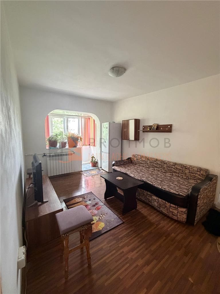 Apartament 2 camere cf 2 semidecomandat zona Micro 14