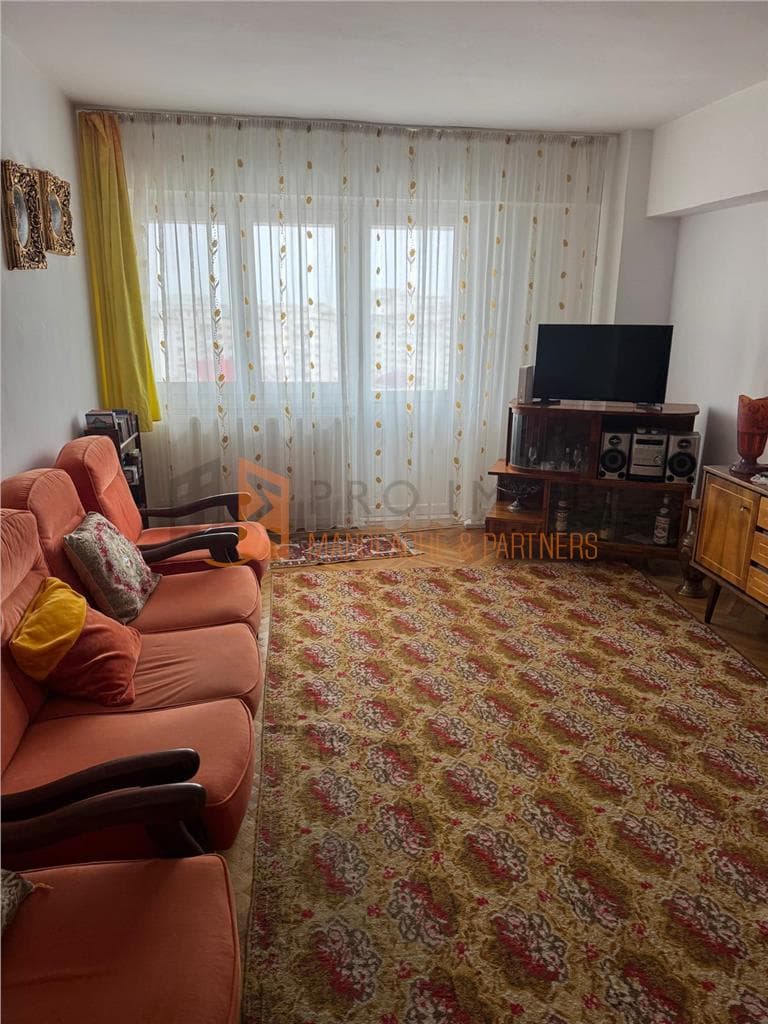 Apartament 3 camere cf 1 zona Centru