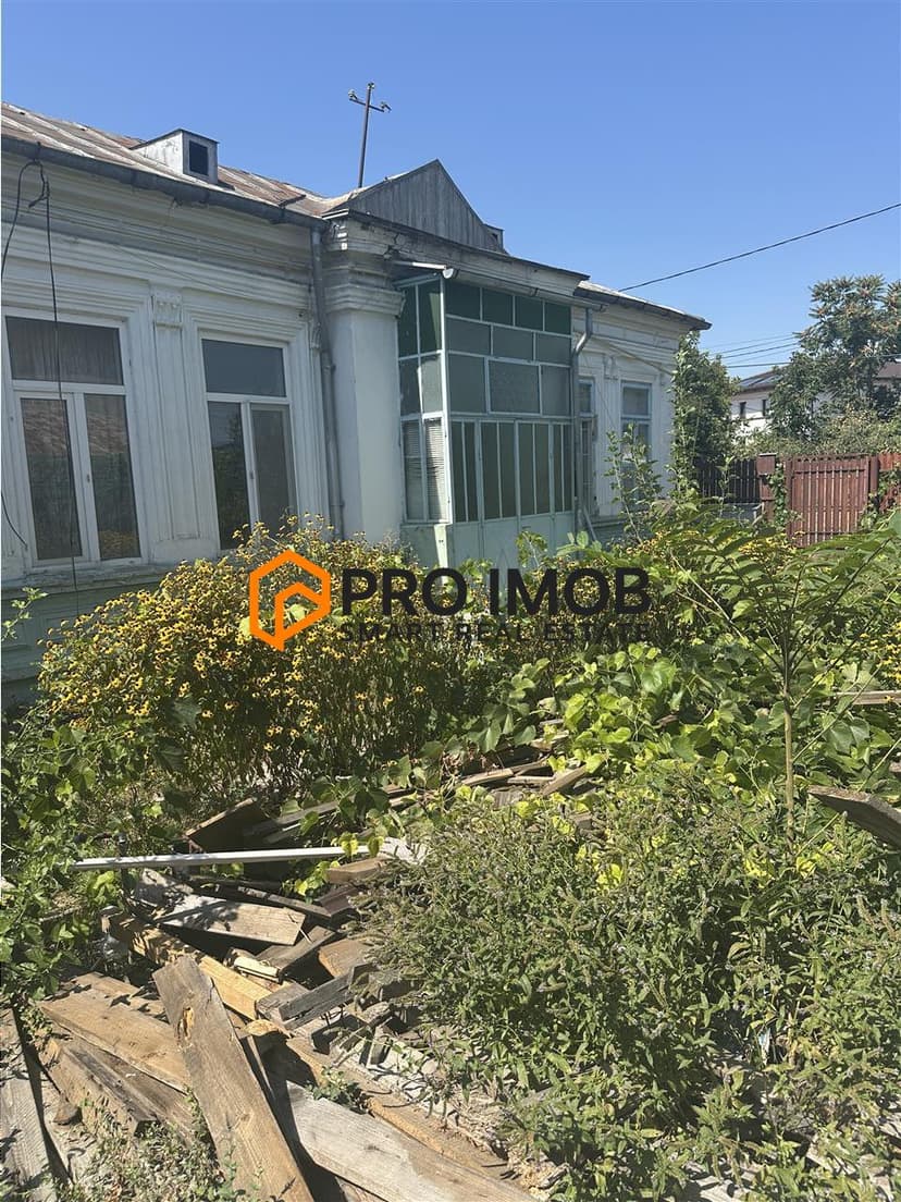 Teren intravilan+casa demolabila zona Centru- Focsani