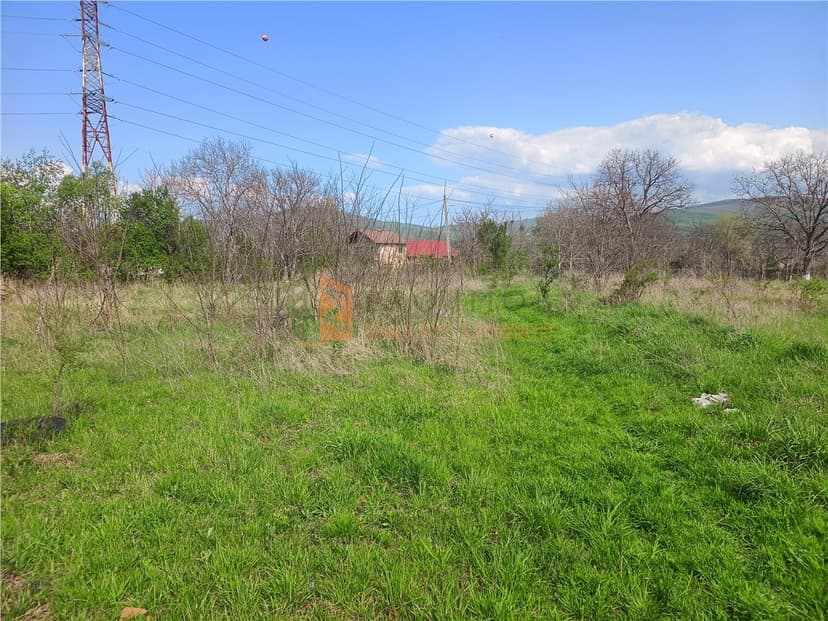 Teren intravilan si extravilan zona Viperesti