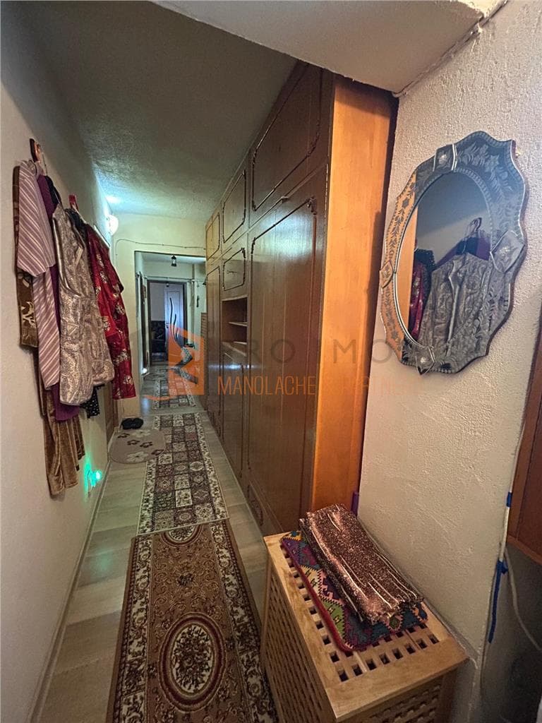 Apartament 3 camere cf1 decomandat zona Centru