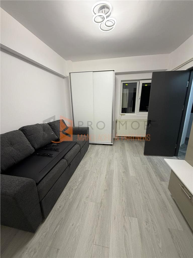Garsoniera cf 1 decomandata zona Centru