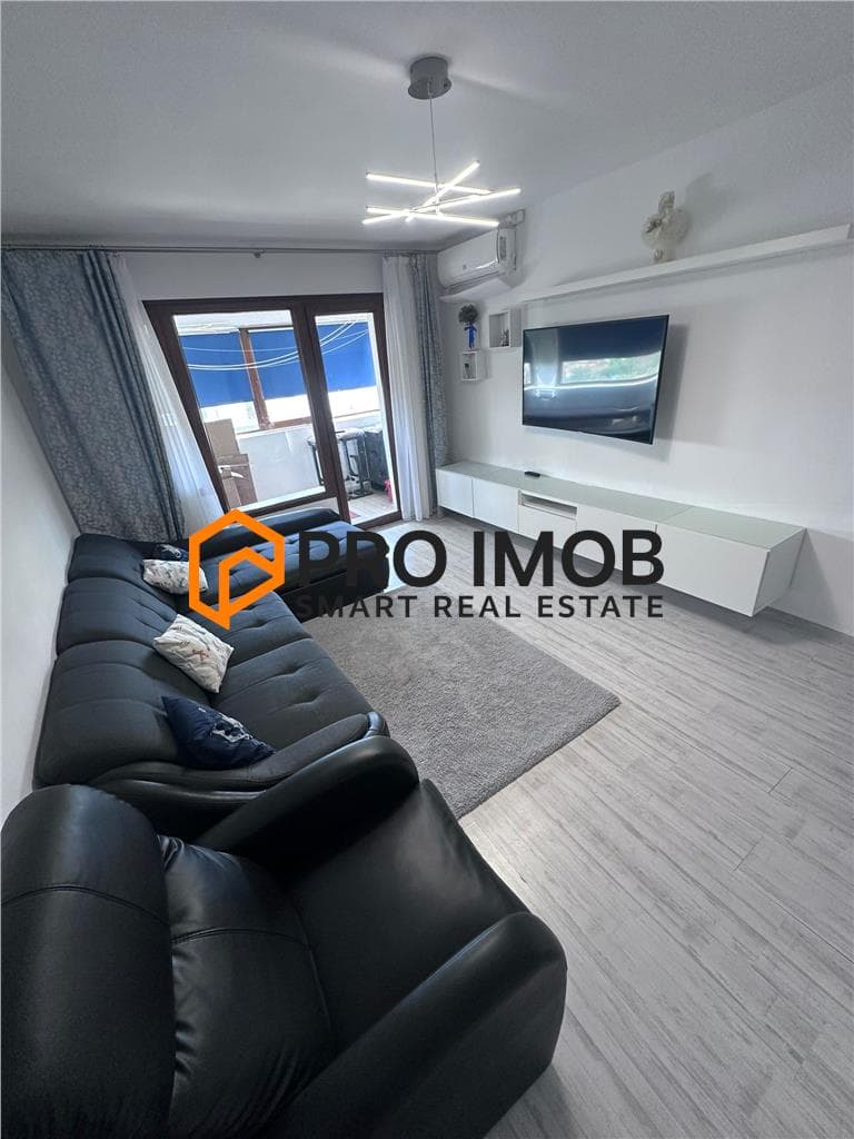 Apartament 3 camere decomandat zona Centru