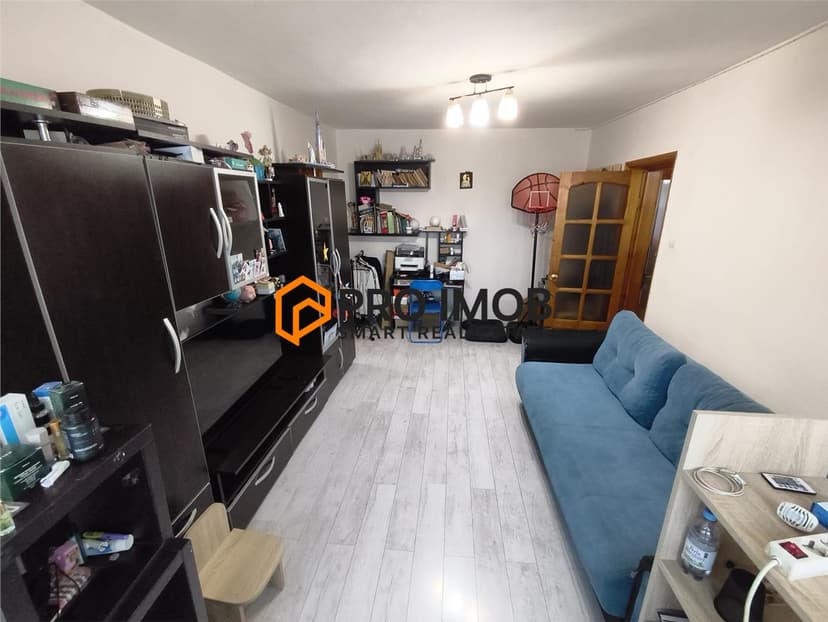 Apartament 2 camere cf 2 semidecomandat zona Balcescu