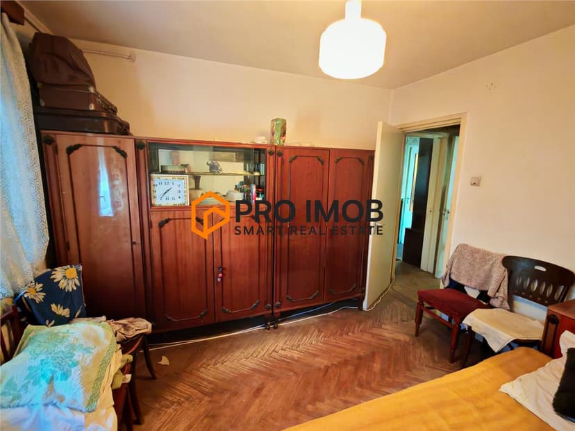 Apartament 2 camere cf 2 decomandat zona Crang